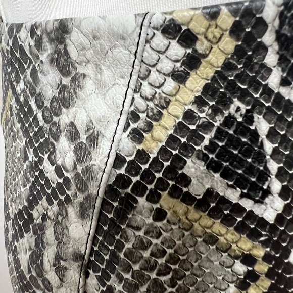 AQUA MINI SKIRT SIZE SMALL . Like new - Picture 16 of 16